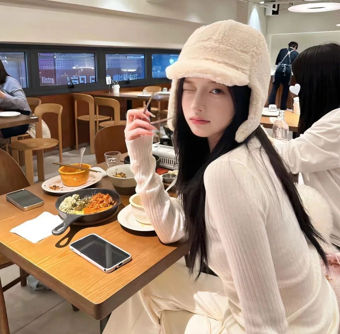 吃饭甜妹女生头像