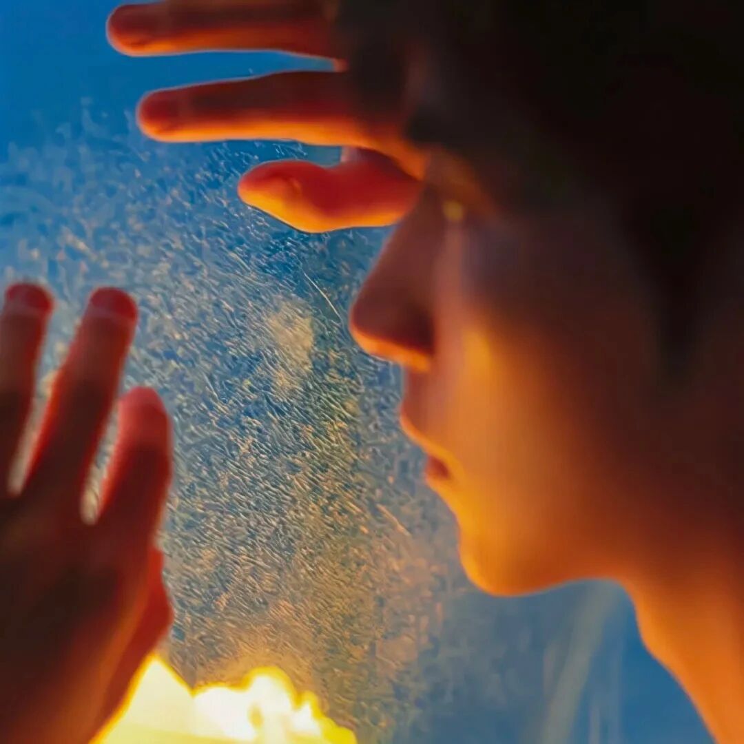 氛围感侧脸男生头像
