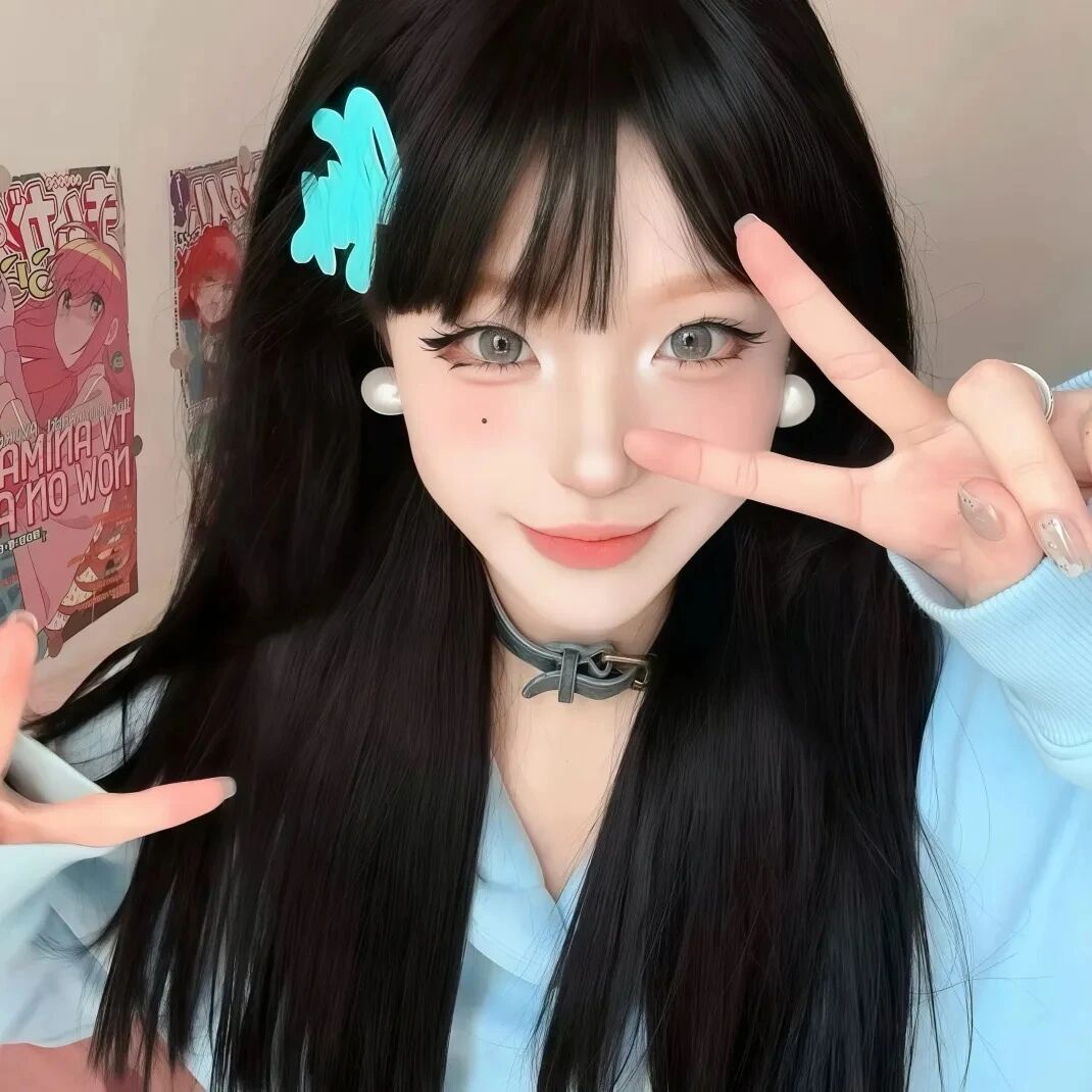 剪刀手甜酷女生头像