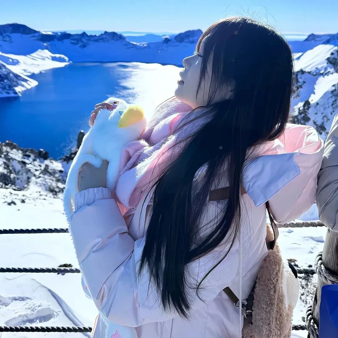 冬天温柔侧脸女生头像