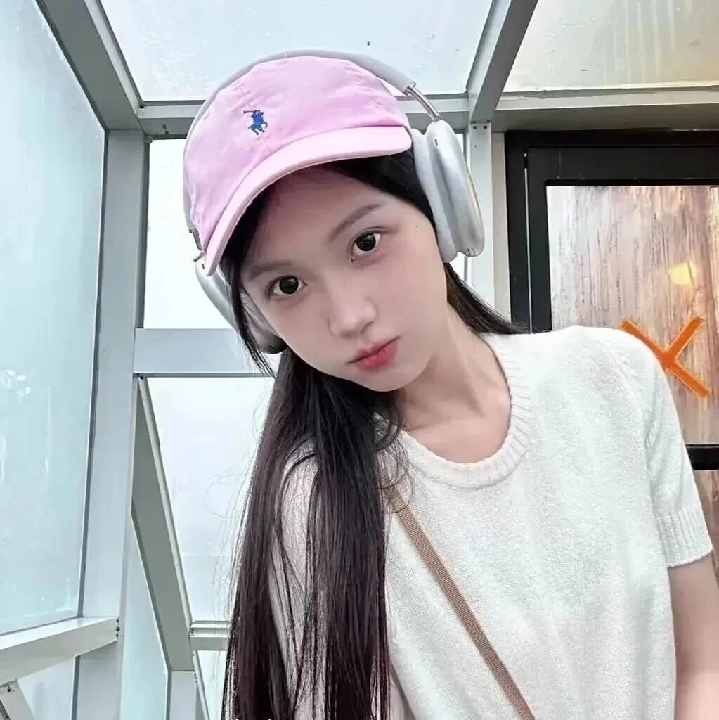 daiernhyangfaxiao戴耳机单人真人情侣头像