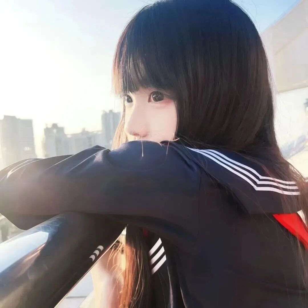 jk制服少萝侧脸女生头像