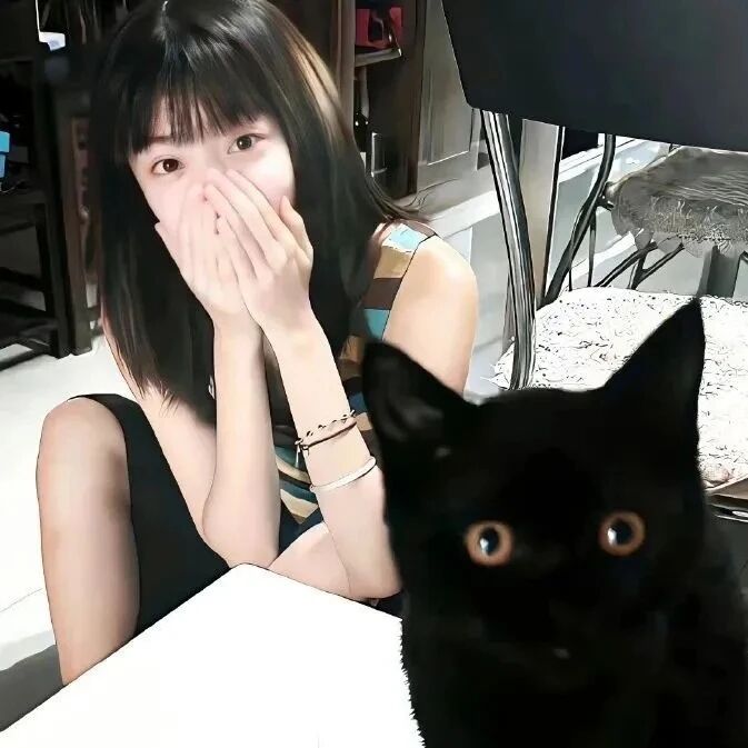 捂嘴甜妹女生头像