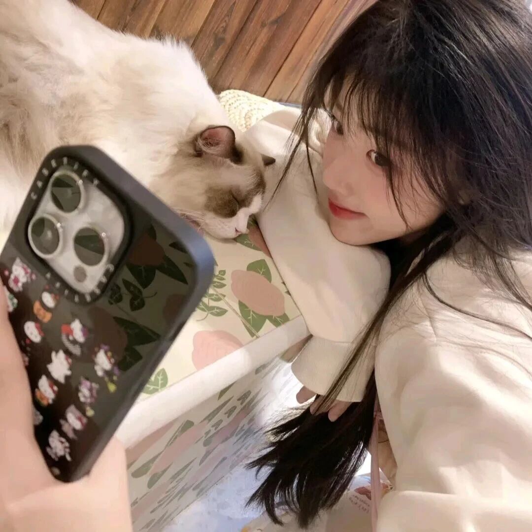 自拍手机小众女生头像