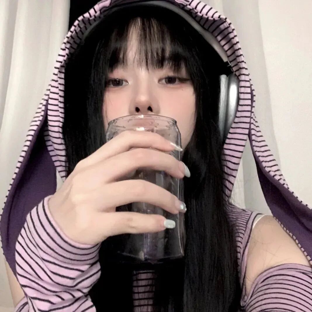 紫色系小众女生头像