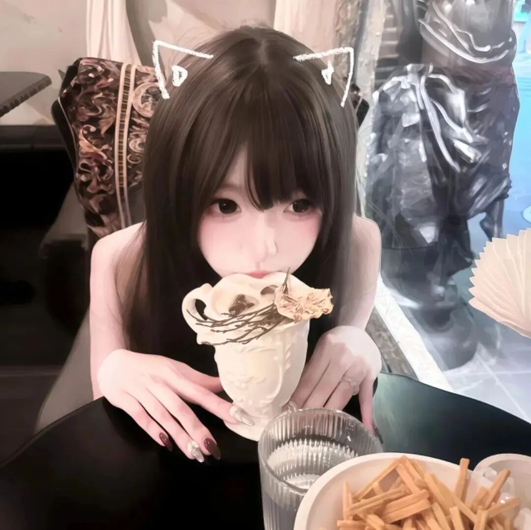 吃甜品少萝女生头像