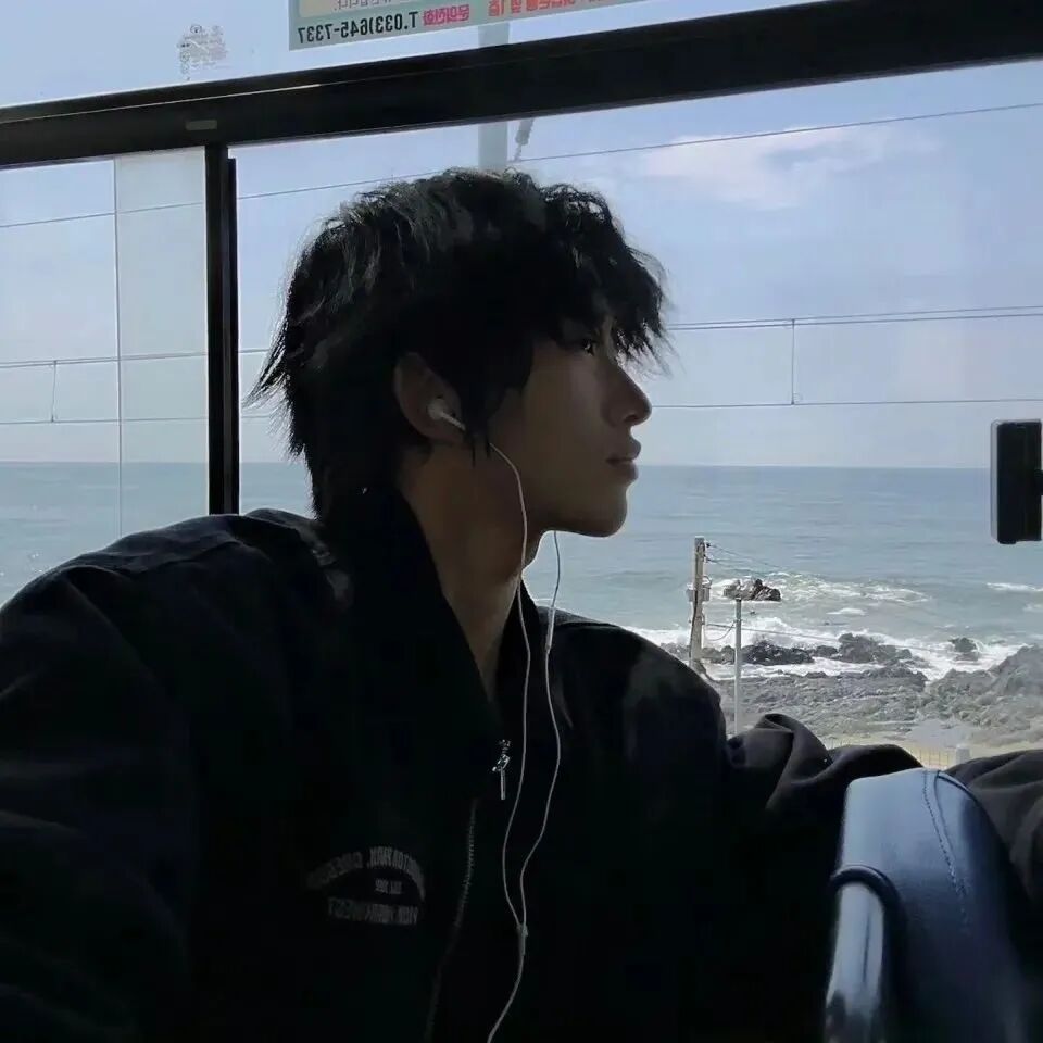 痞帅侧脸男生头像