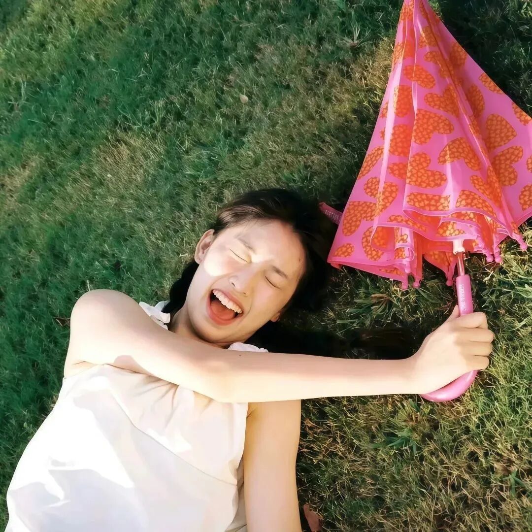 躺着小清新女生头像