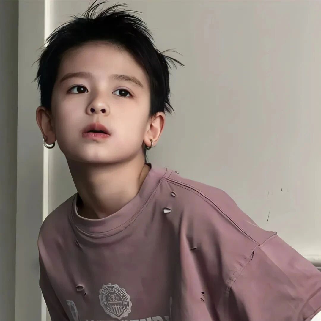 小男孩萌娃头像