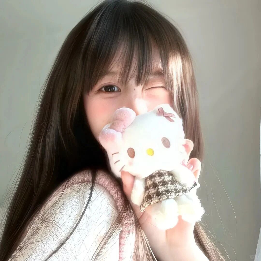 娃娃捂嘴甜妹女生头像
