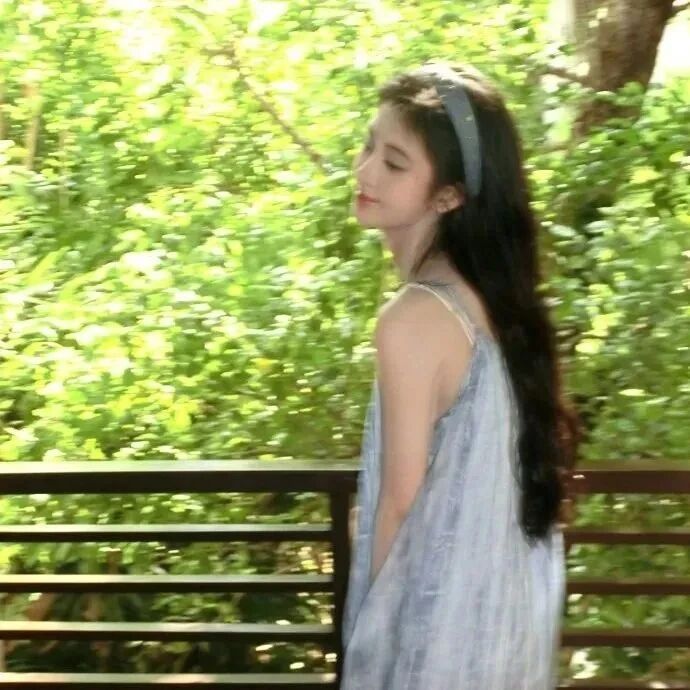 鞠婧祎爱豆小清新侧脸女生头像