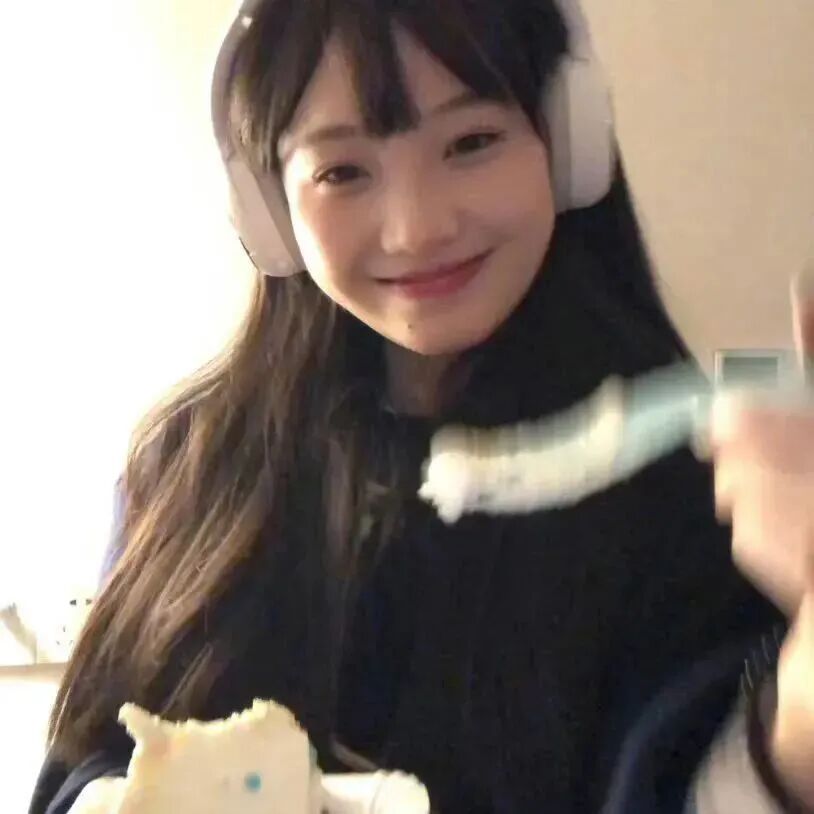 爱笑甜妹女生头像