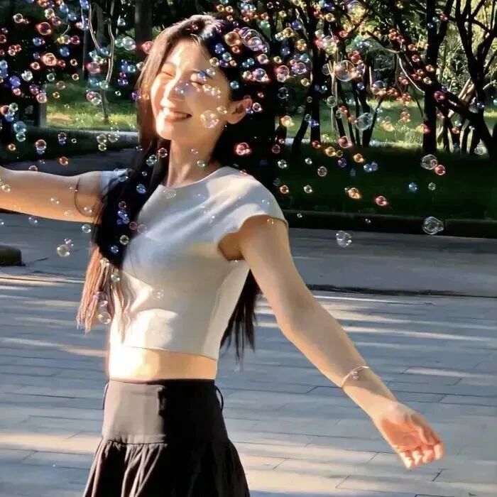 氛围感泡泡女生头像