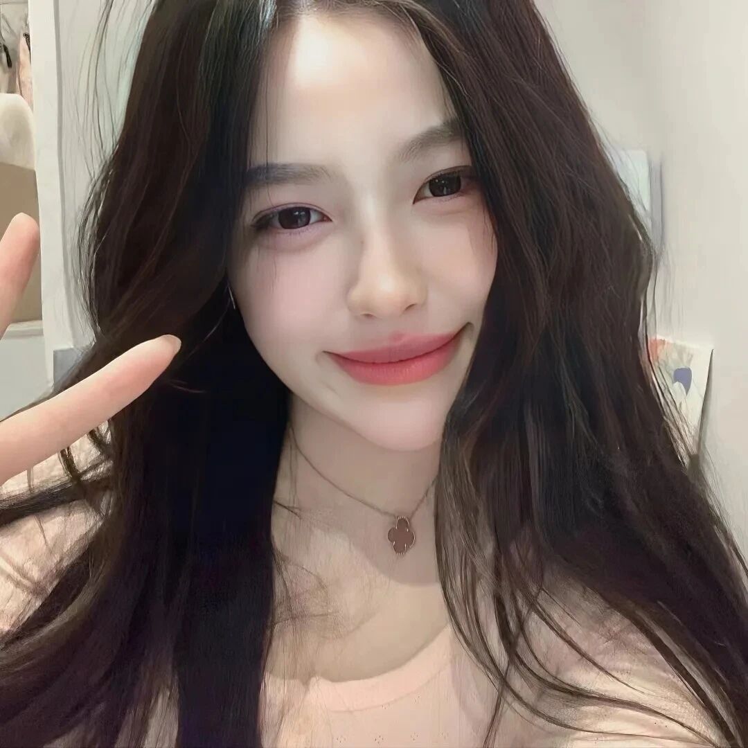 剪刀手爱笑小众女生头像