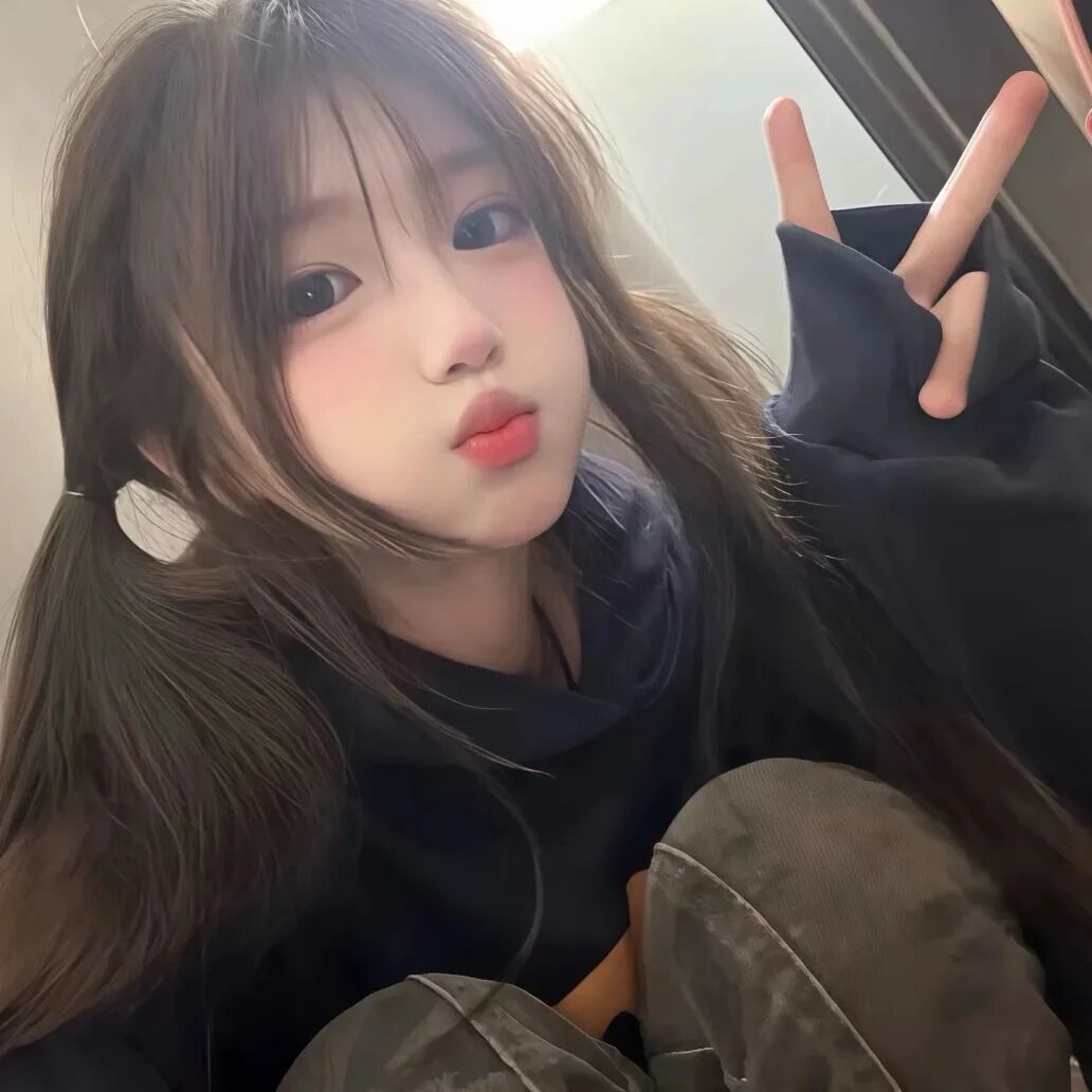 剪刀手少萝女生头像