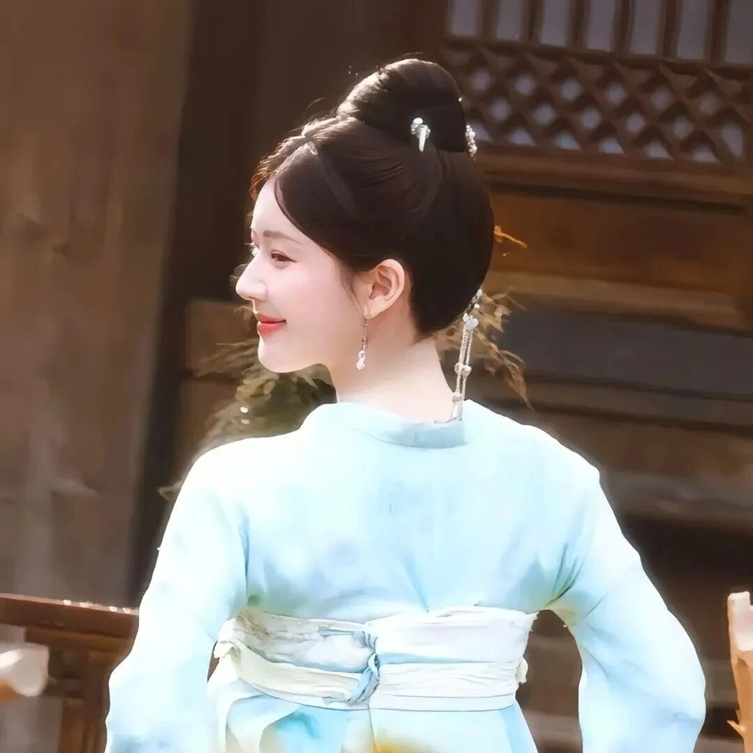 赵露思爱豆古装侧脸女生头像