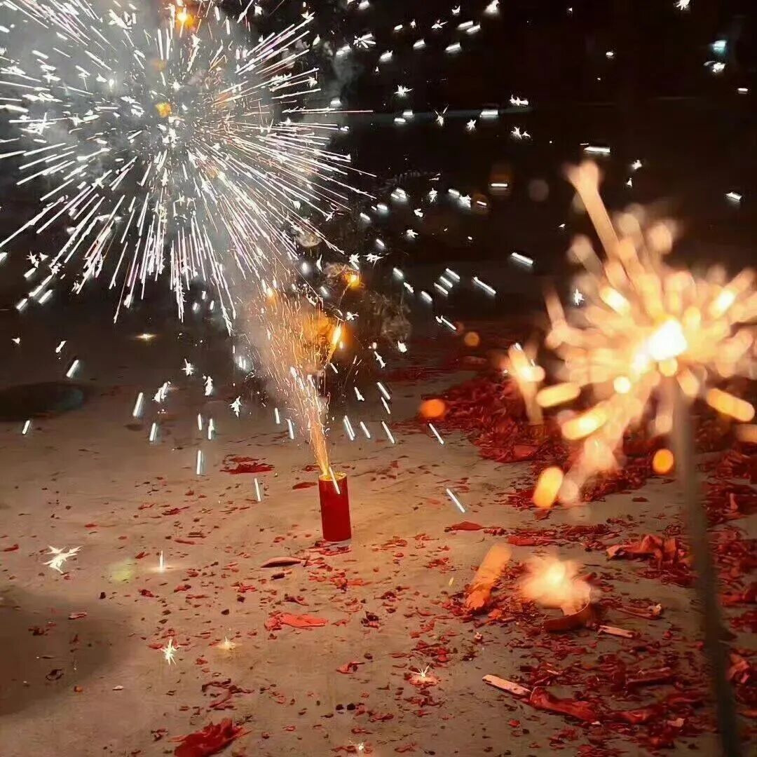 新年烟花朋友圈背景图