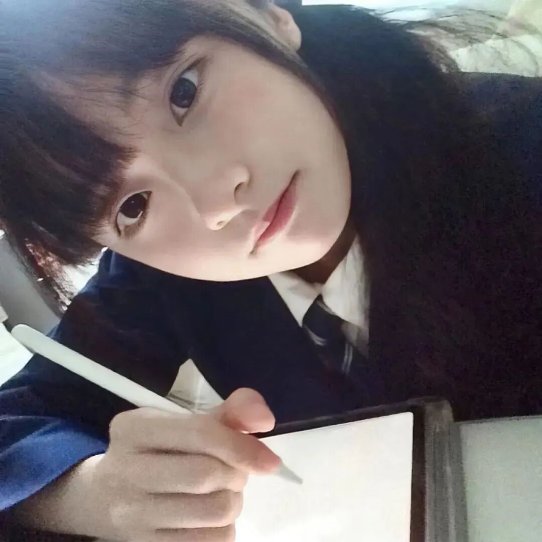 zuoyexuefenzhifubanlv做作业学院风单人真人情侣头像