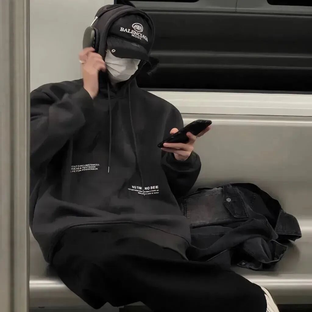 列车小众不露脸男生头像