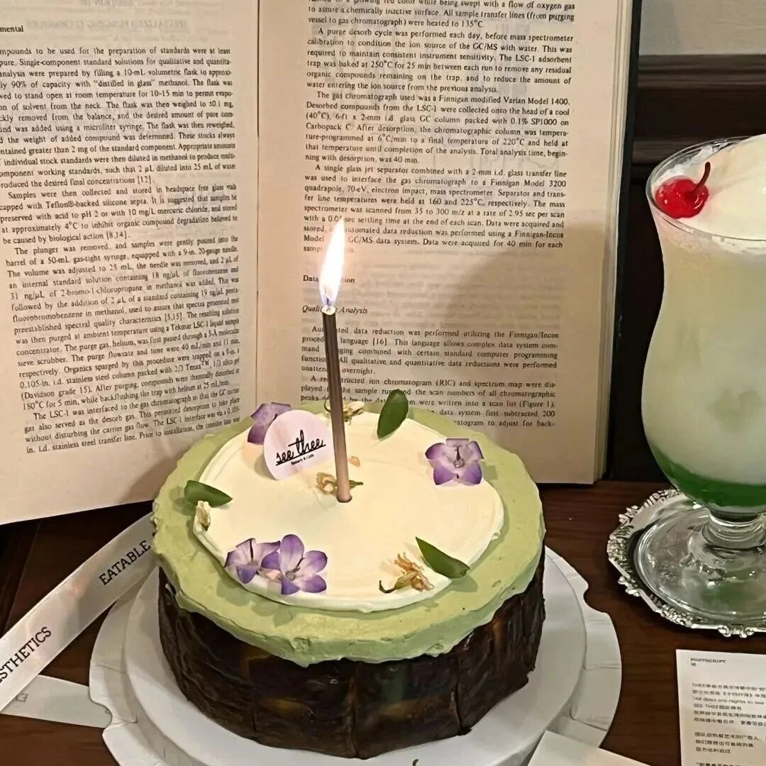 生日快乐蛋糕背景图