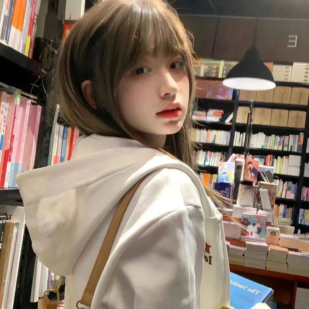 shudianwertaihe书店真人情侣头像