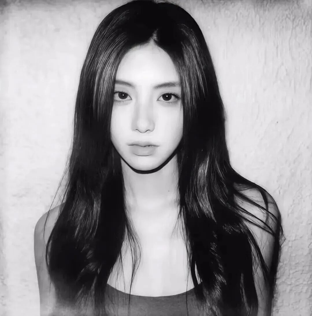 黑白女生头像