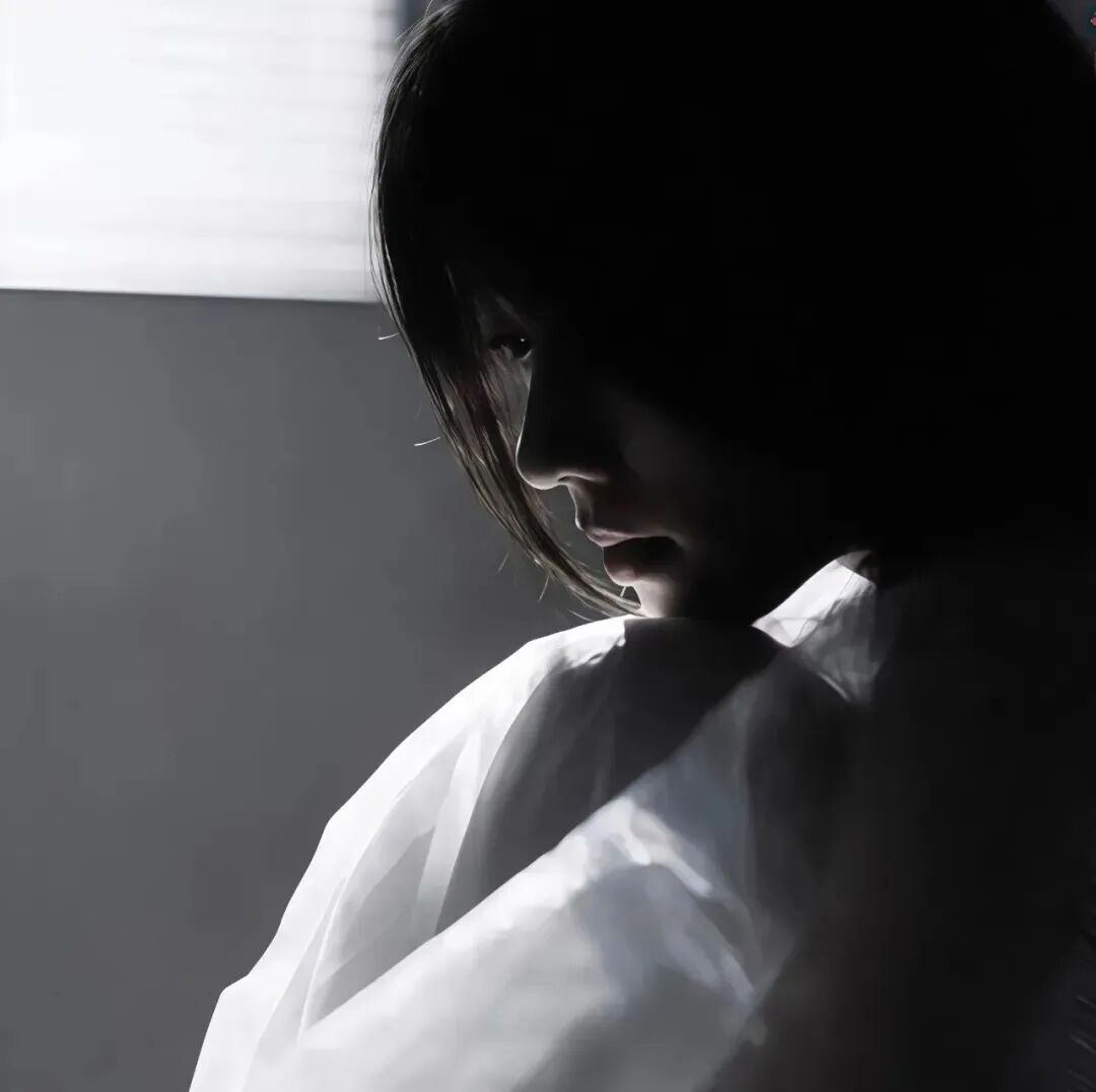 清冷女生头像
