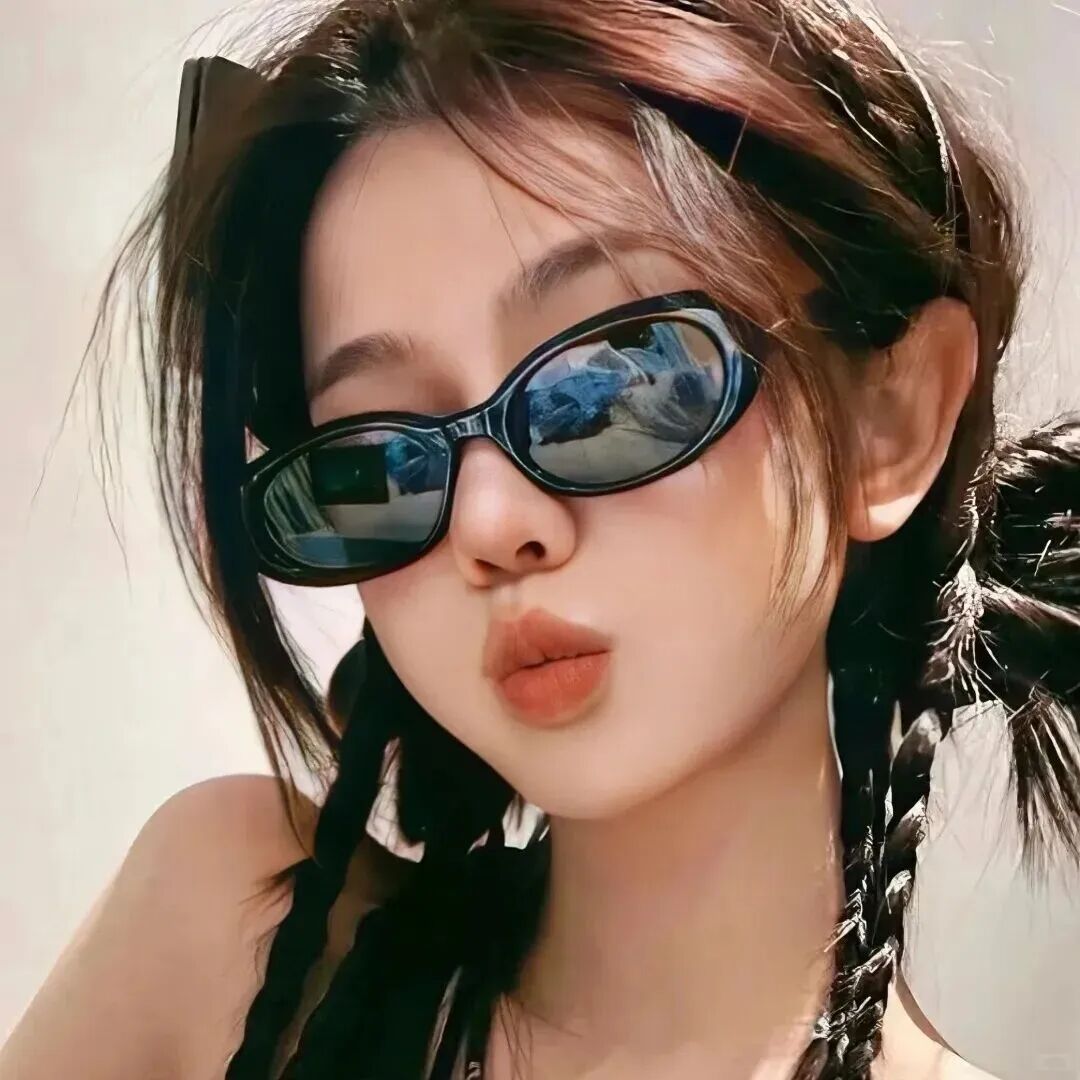 墨镜个性女生头像