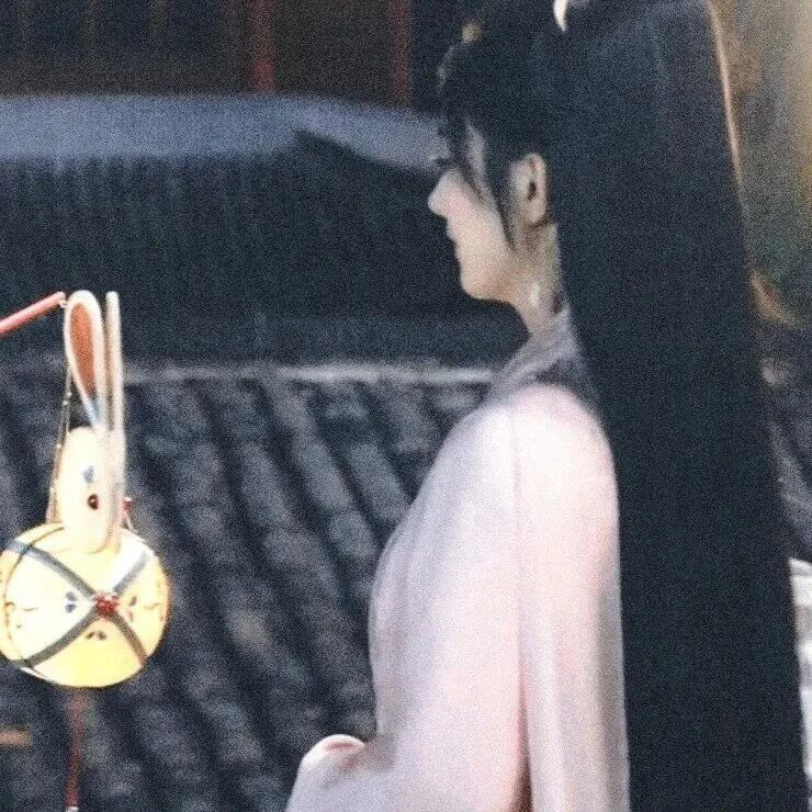 yufengtilanzilaopo与凤行林更新赵丽颖真人情侣头像