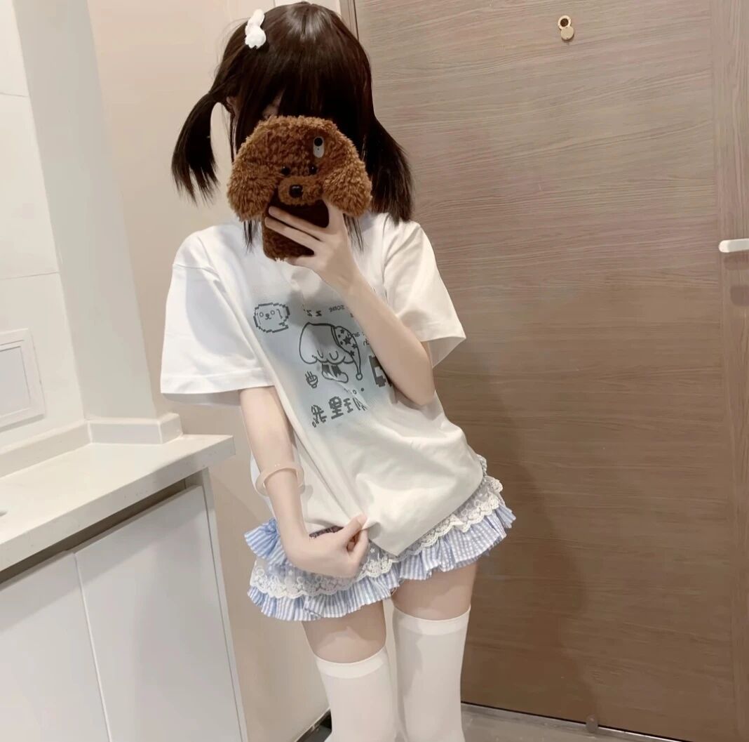 自拍手机少萝不露脸女生头像