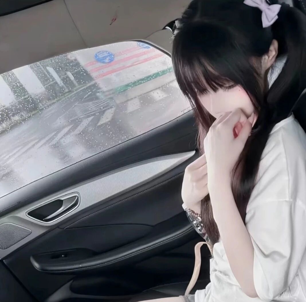 车内少萝女生头像