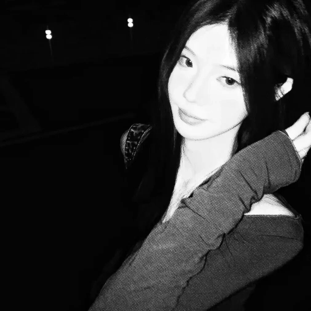 黑白个性女生头像