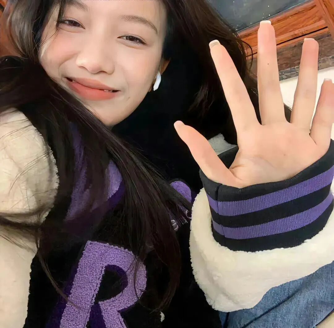 甜妹爱笑女生头像