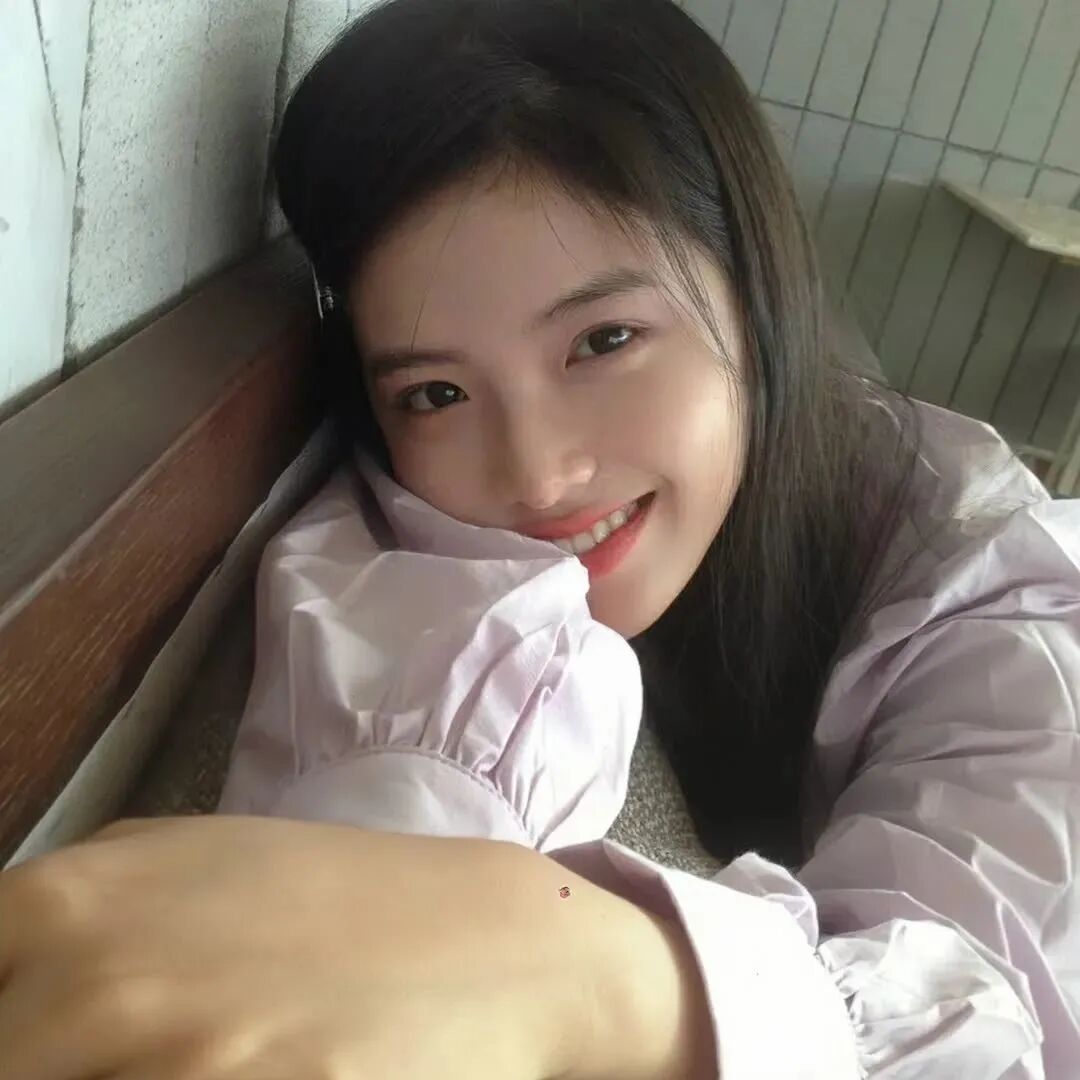 甜妹爱笑女生头像