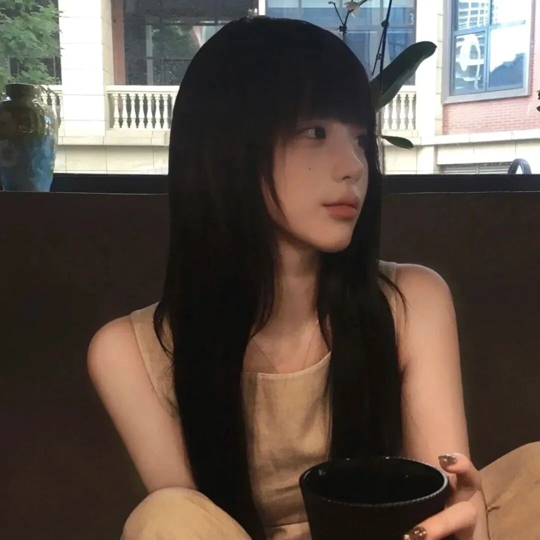 温柔侧脸女生头像