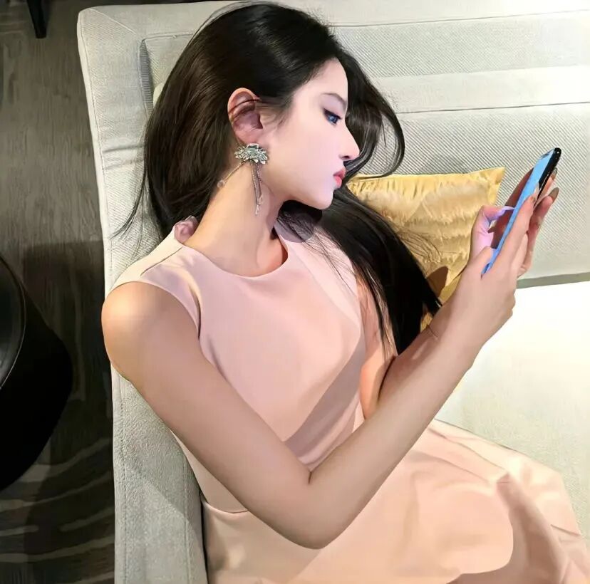 小众侧脸女生头像