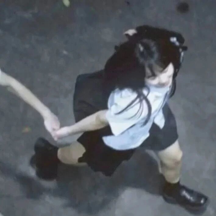 qiansuoxyanbanlv牵手学院风真人情侣头像