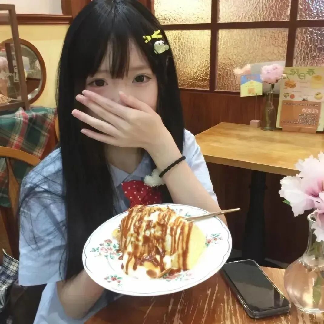 捂嘴甜品甜妹女生头像