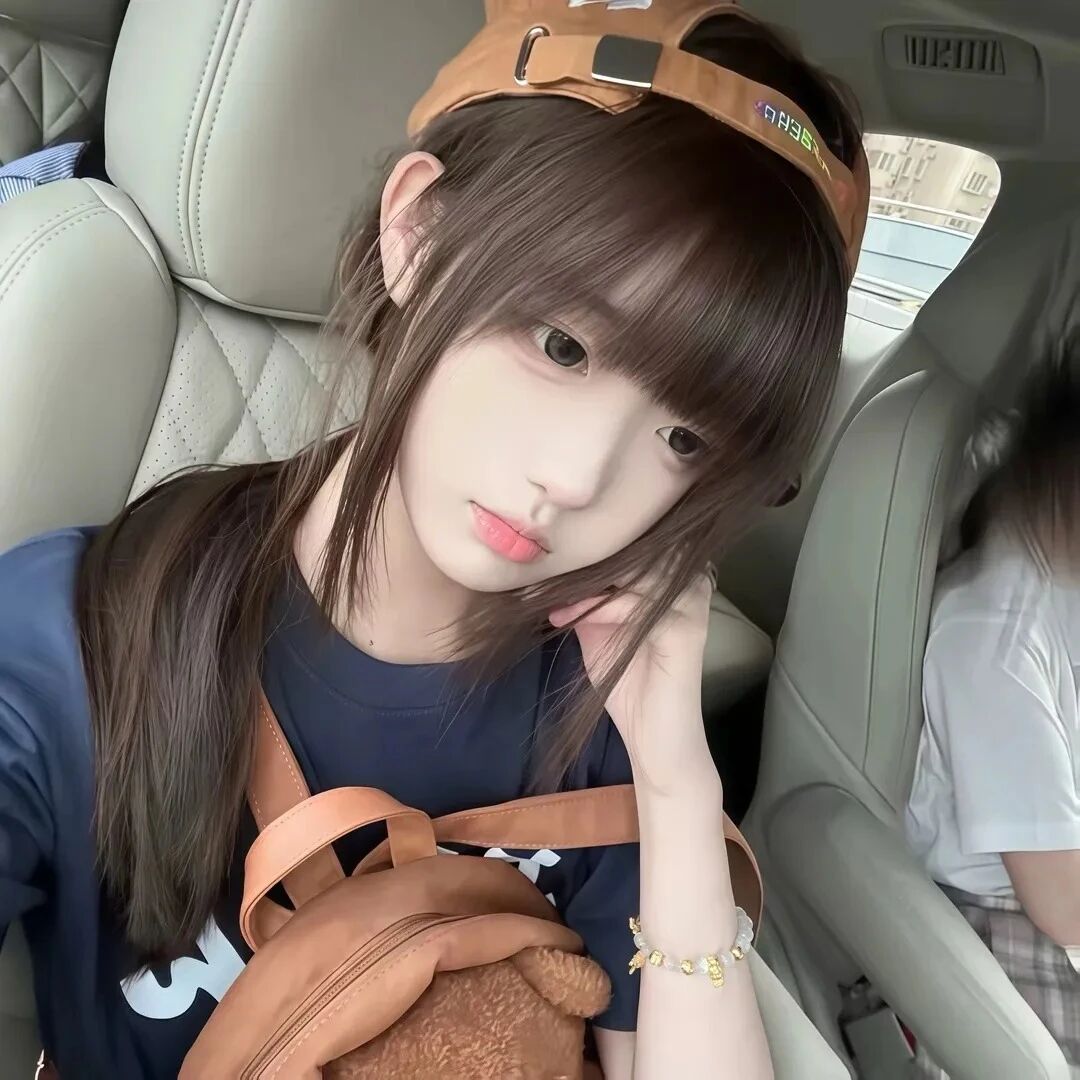 车内少萝女生头像