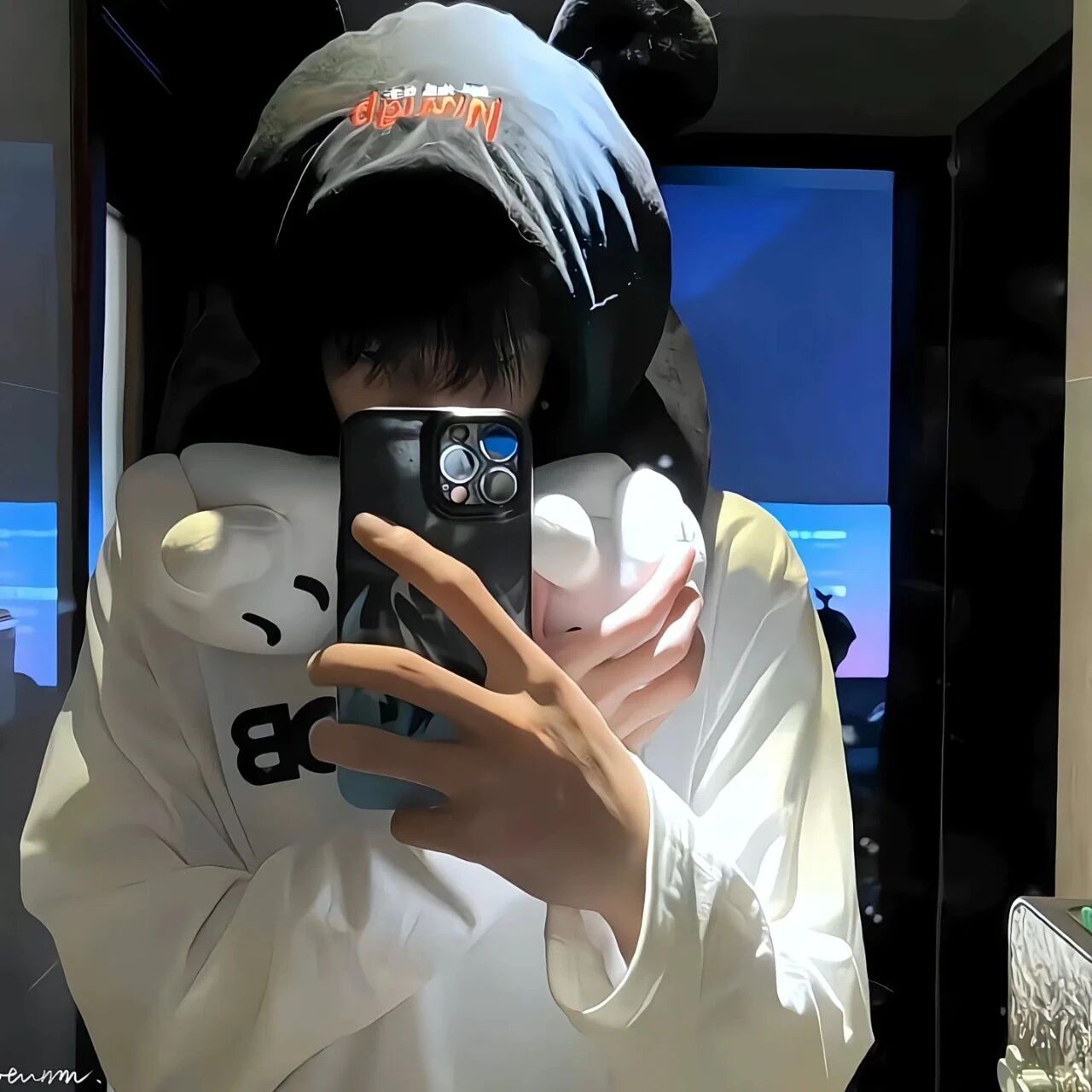 自拍手机小众男生头像