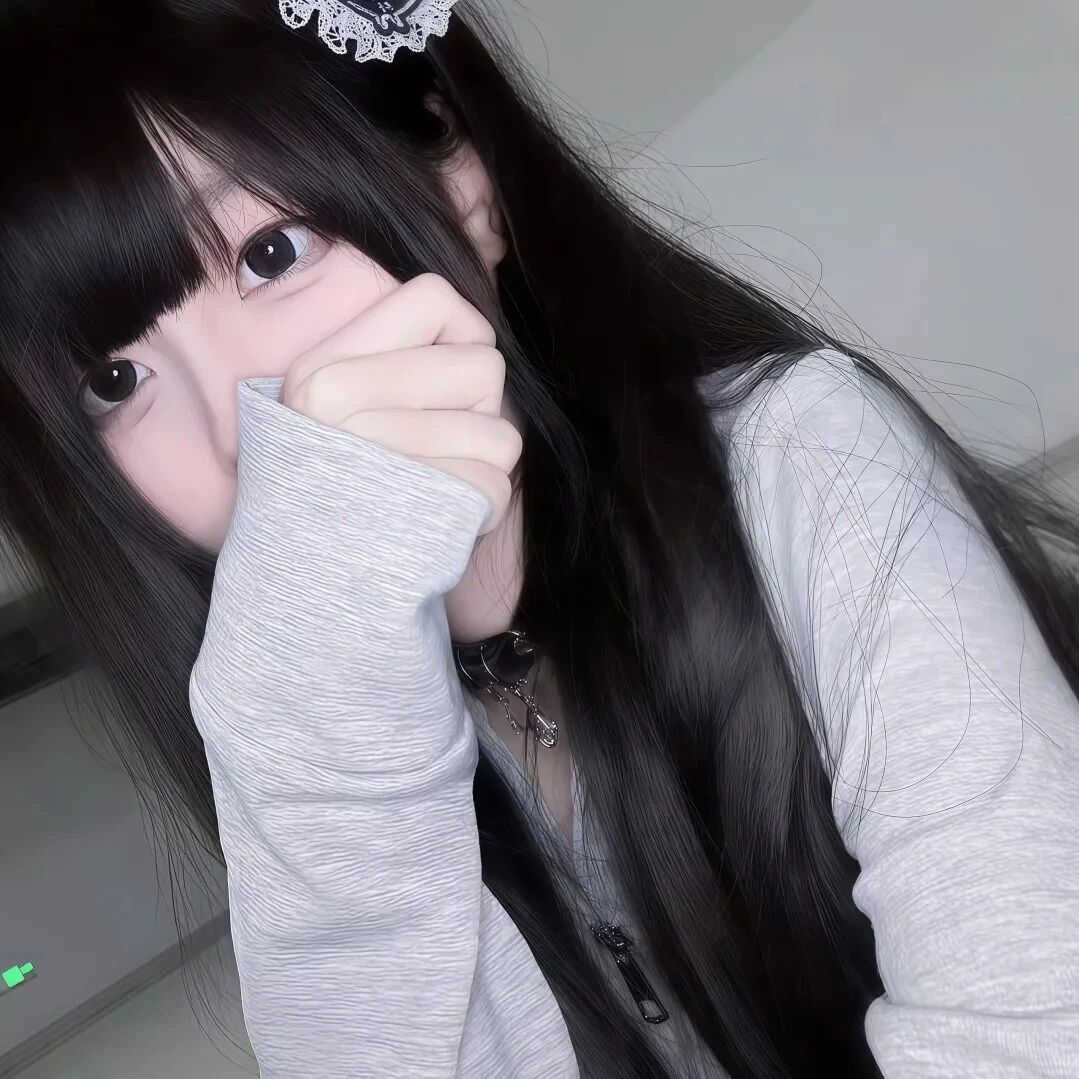 捂嘴少萝女生头像