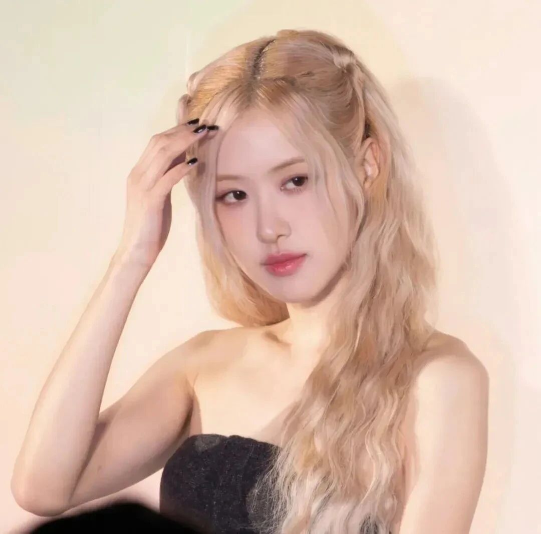 rose爱豆女生头像