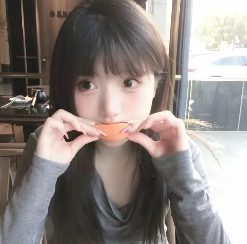 吃东西甜妹女生头像