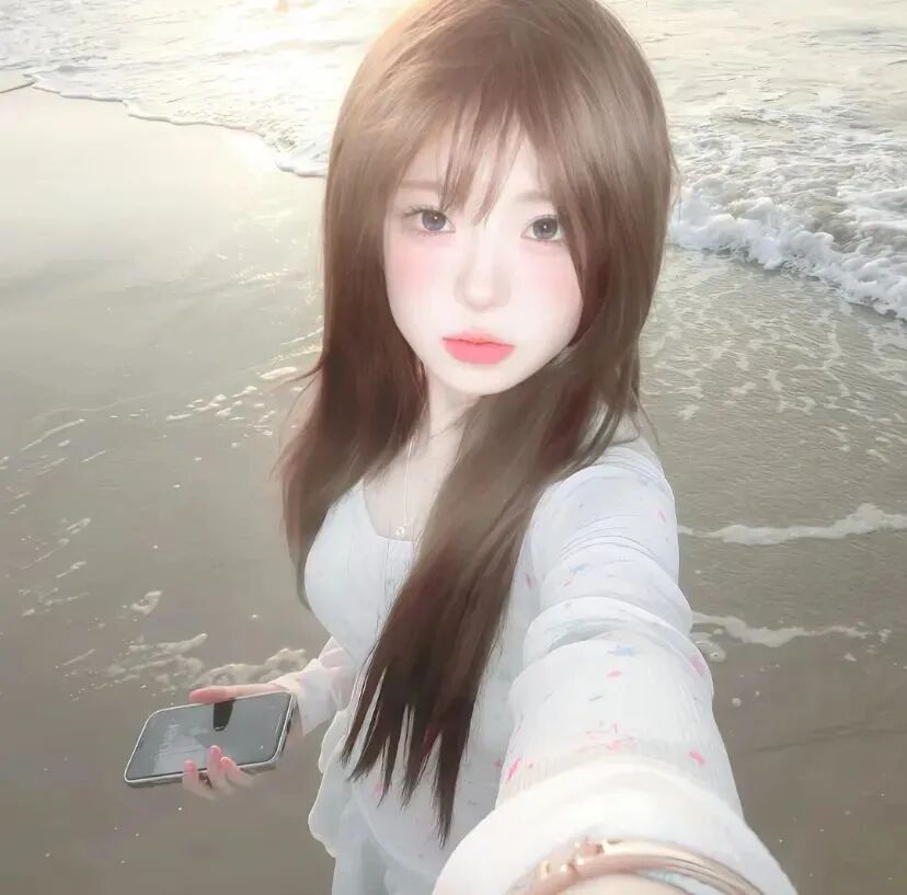 海边甜妹女生头像