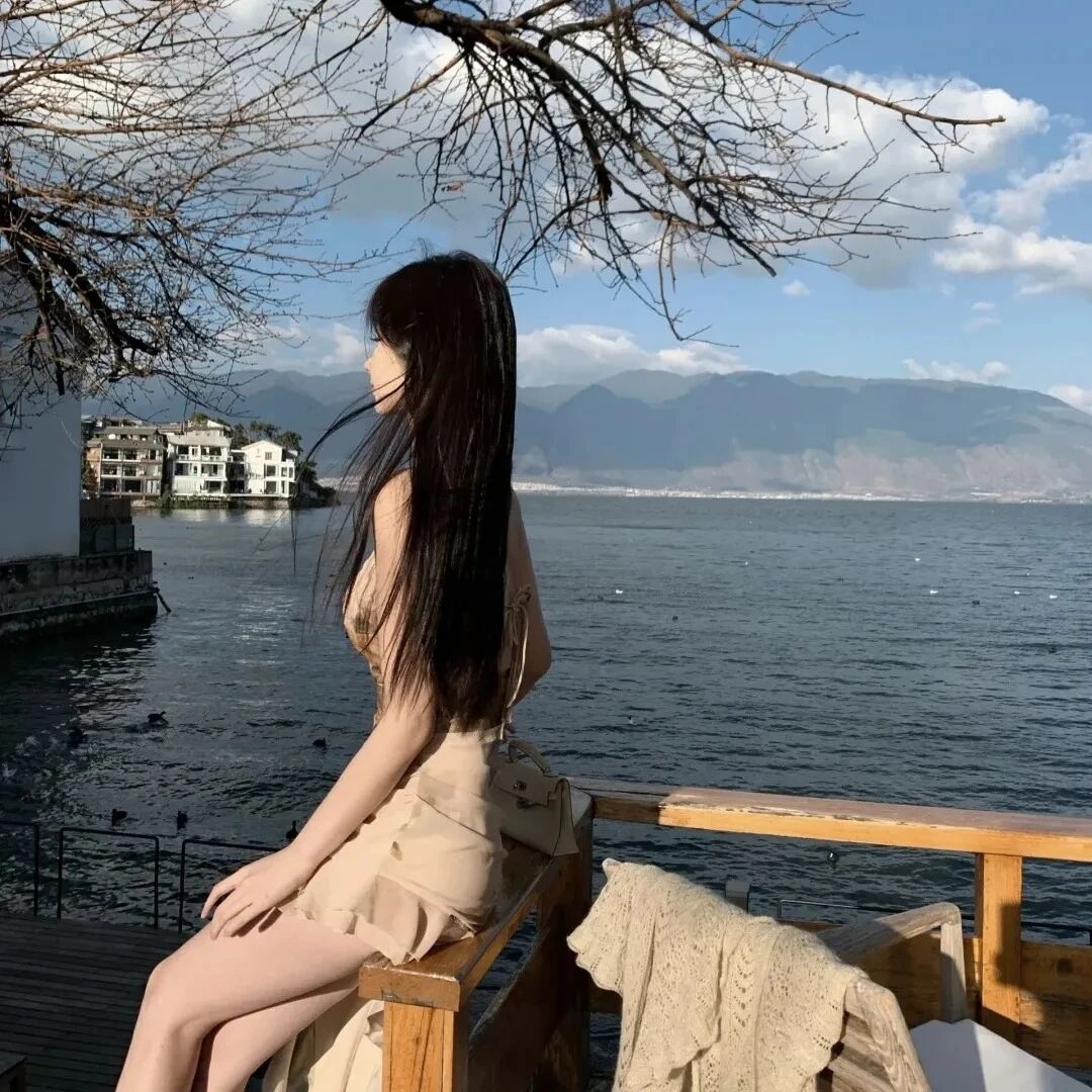 气质侧脸女生头像