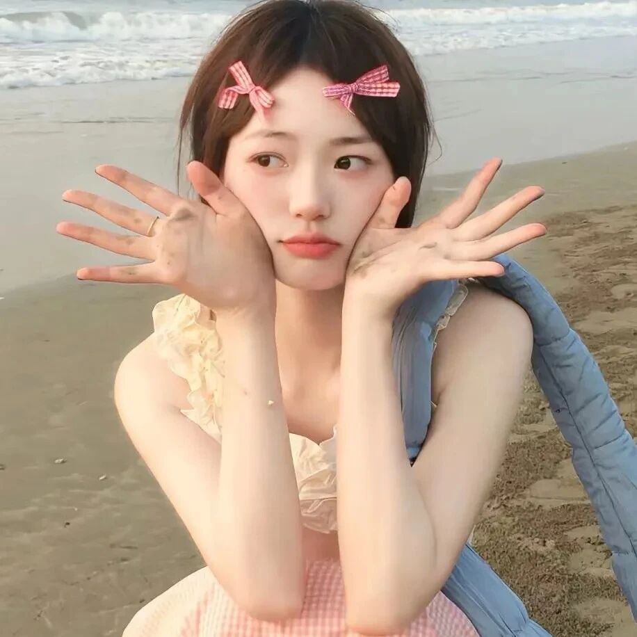 海边甜妹女生头像