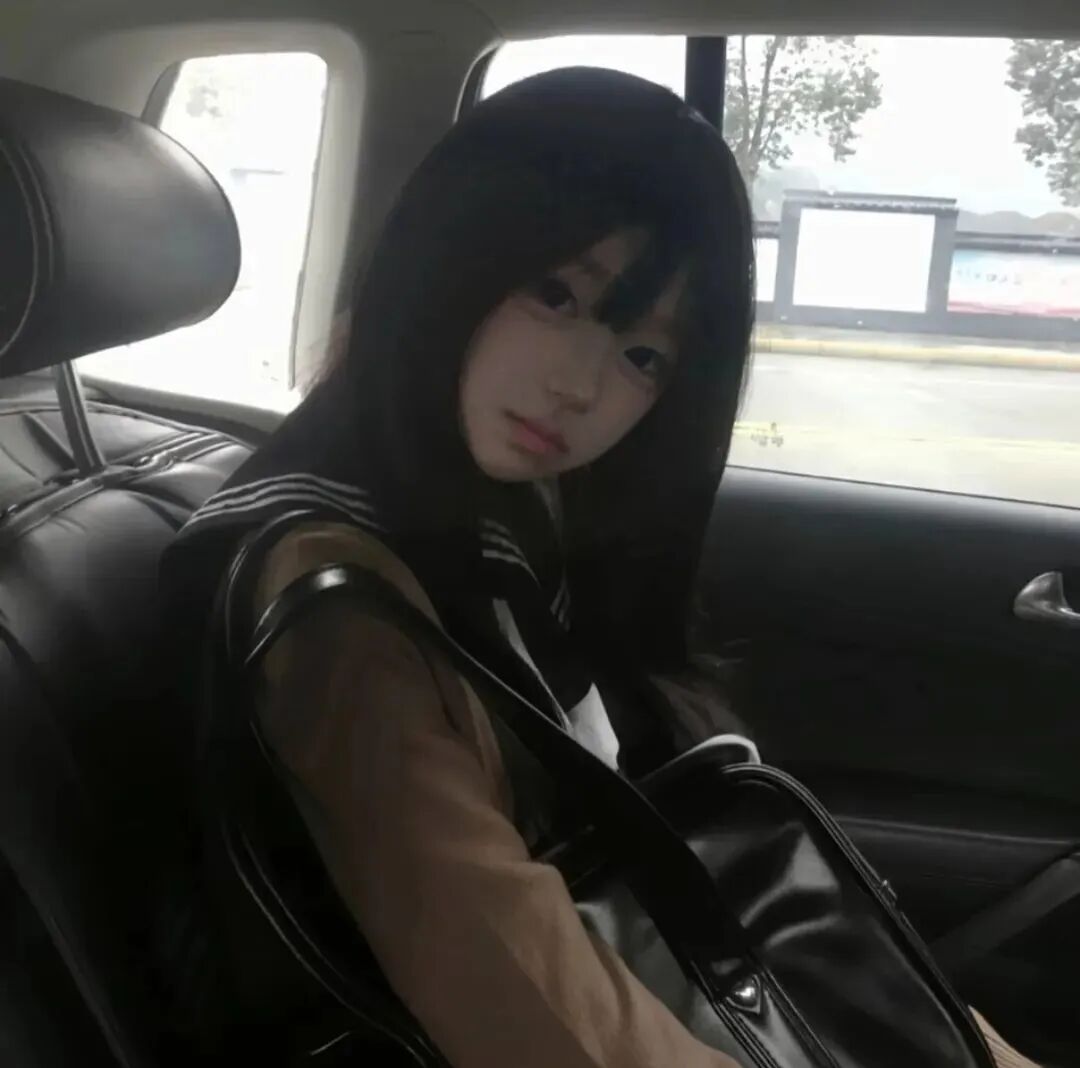 车内JK少萝女生头像