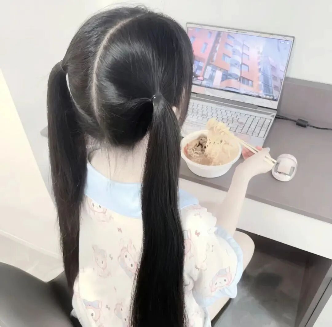 办公少萝不露脸女生头像