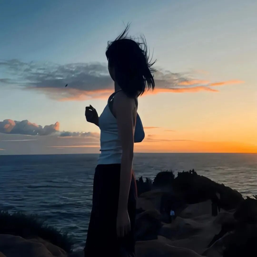 氛围感海边不露脸女生头像