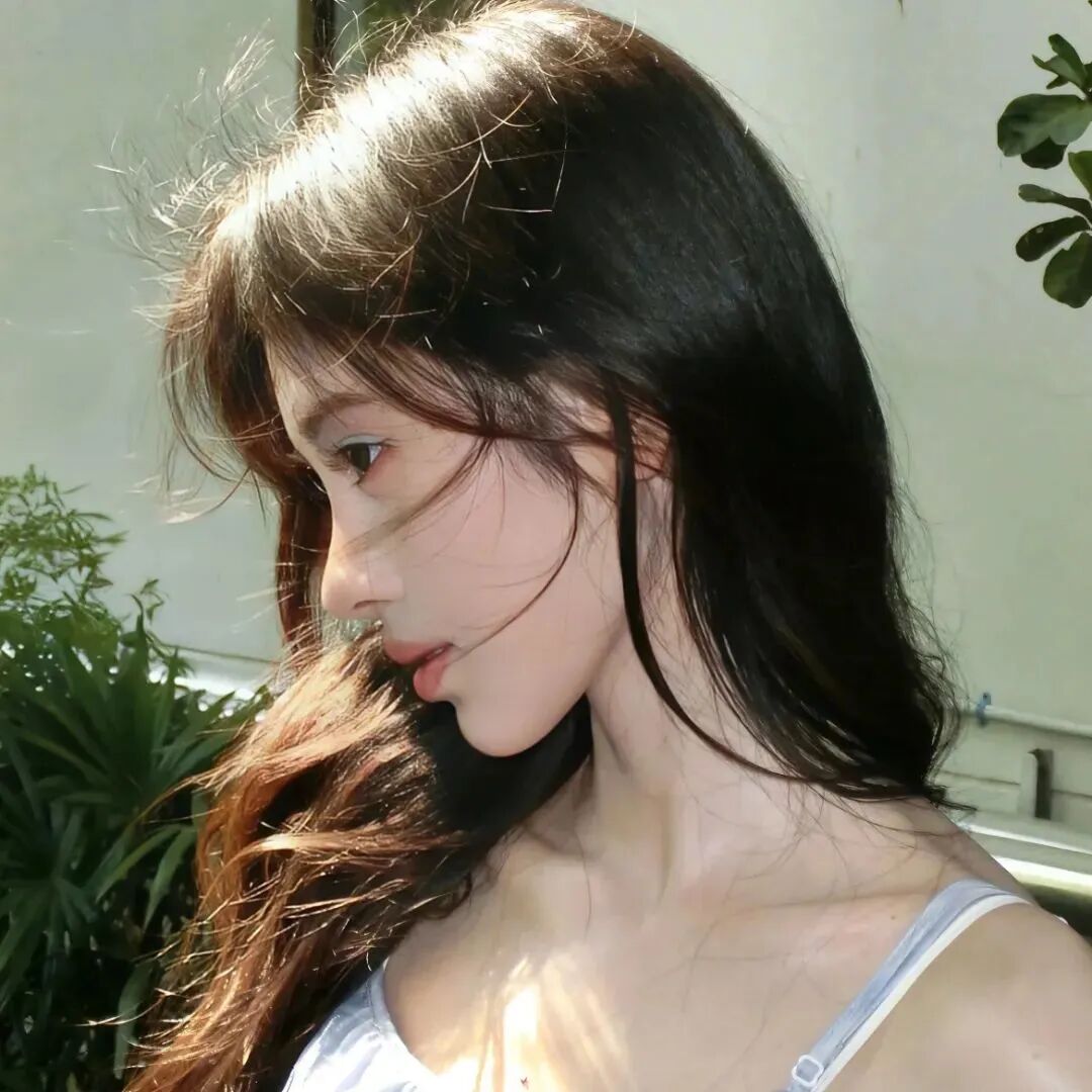 纯欲侧脸女生头像